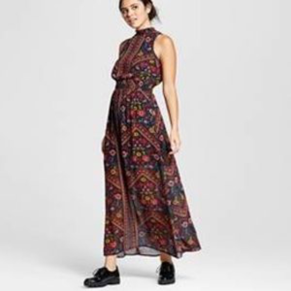 **NFS** XHILIRATION Folk PrintMaxi Dress